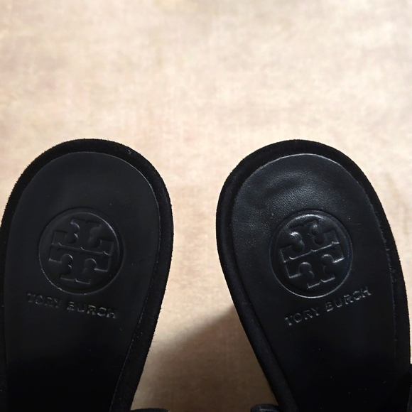 Tory Burch Raya suede wedge sandals, black, size 5M - Picture 9 of 9